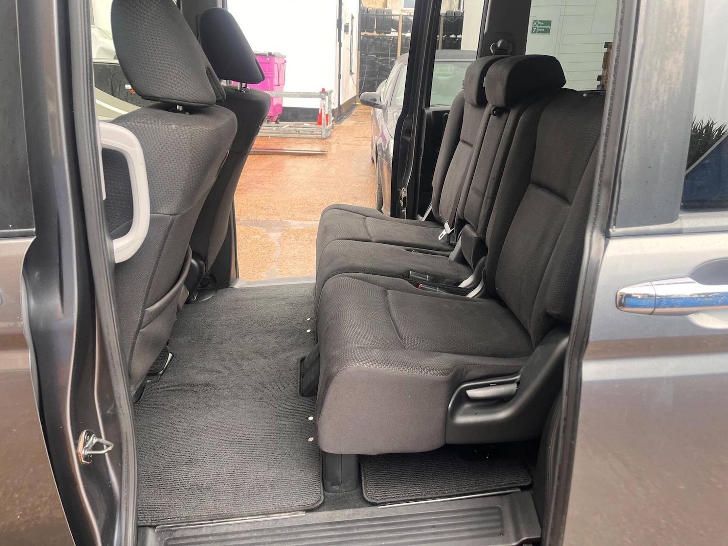 Used Honda Stepwagon for sale - 77278819: Photo 5