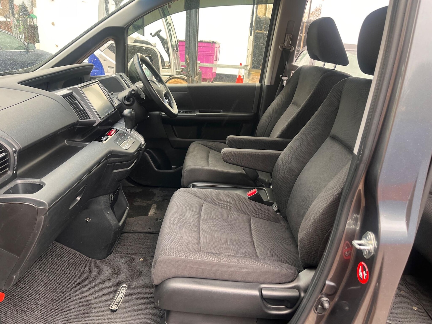 Used Honda Stepwagon for sale - 77278819: Photo 9