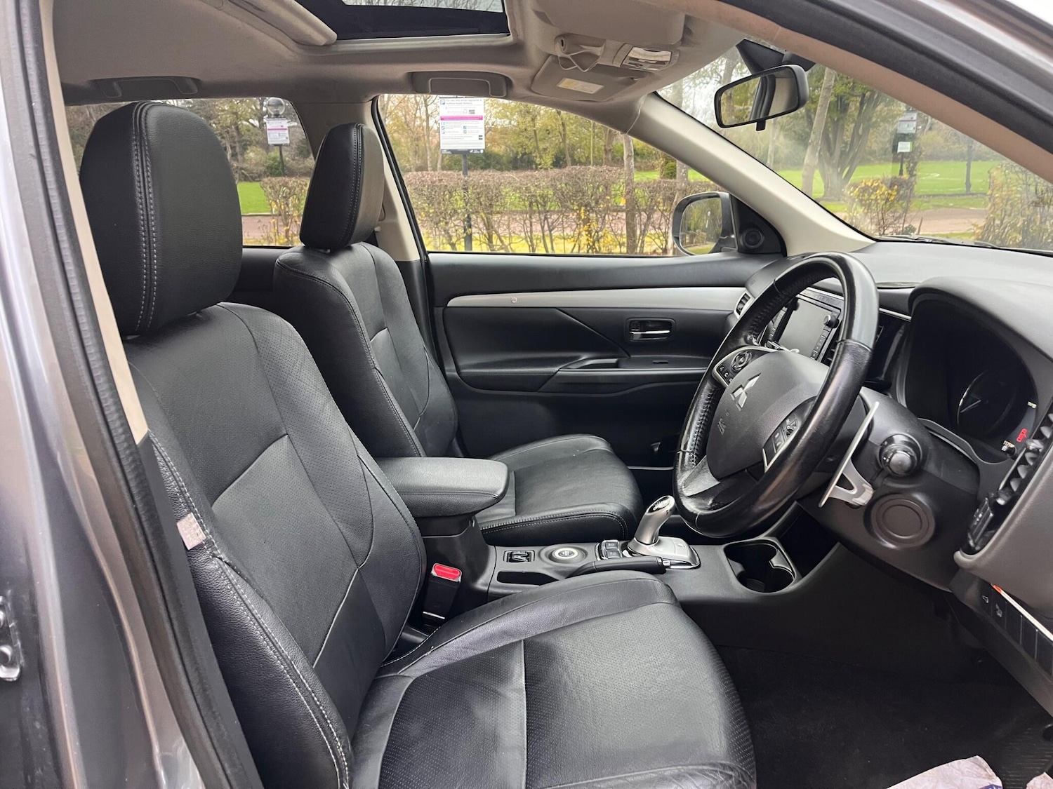 Used Mitsubishi Outlander 2015 for sale - 77084367: Photo 38