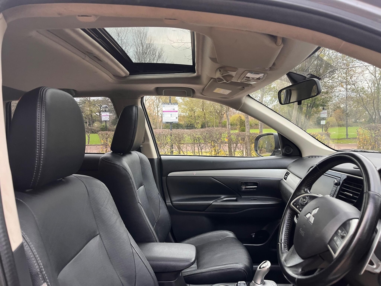 Used Mitsubishi Outlander 2015 for sale - 77084367: Photo 39