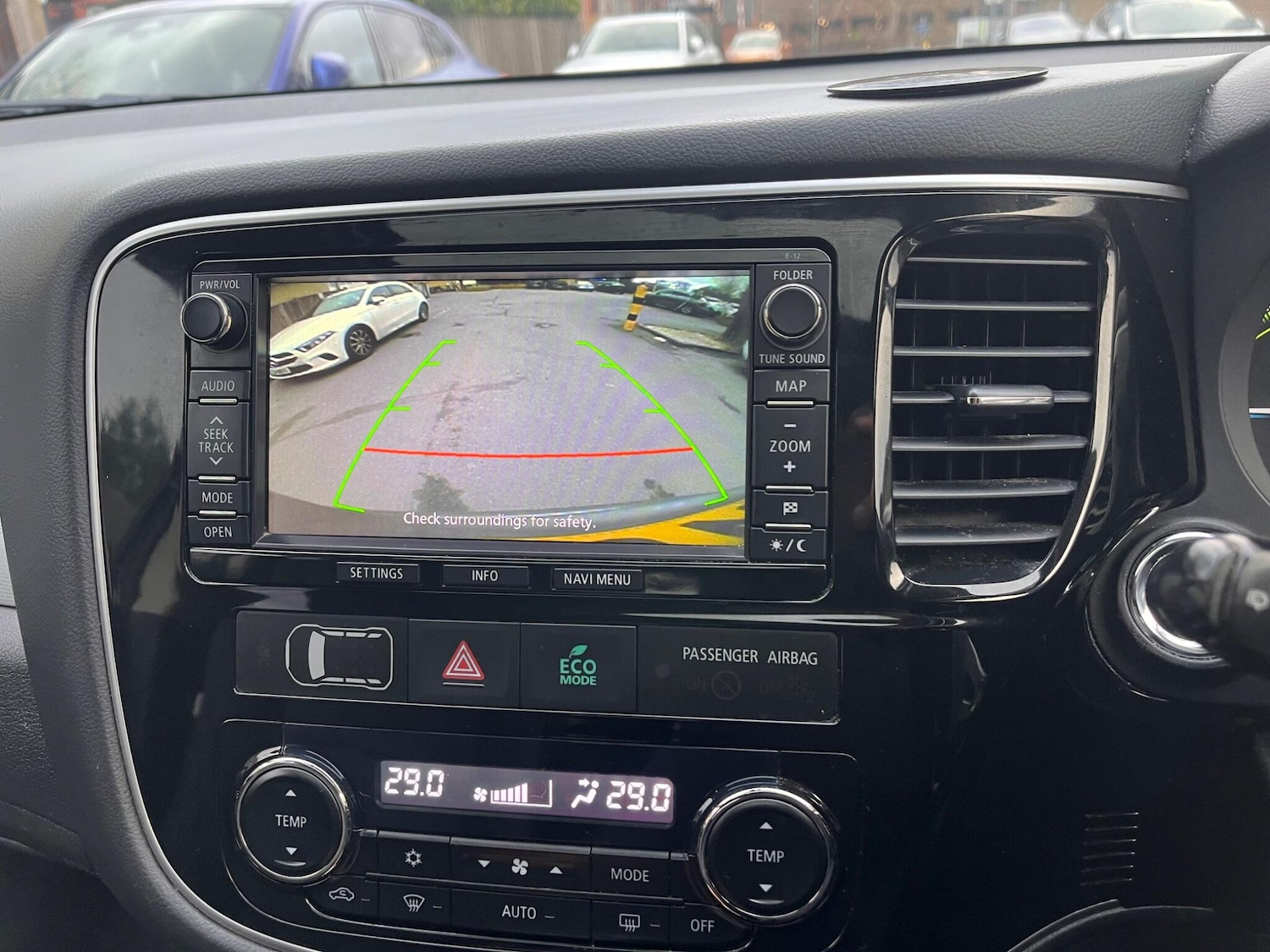 Used Mitsubishi Outlander 2015 for sale - 77084367: Photo 47