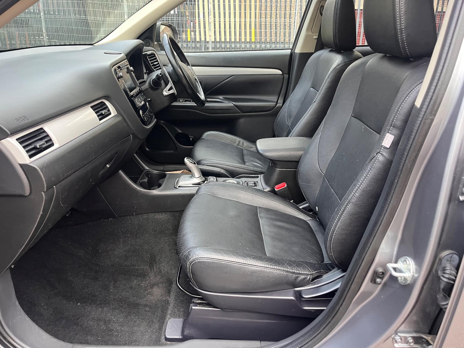 Used Mitsubishi Outlander 2015 for sale - 77084367: Photo 5