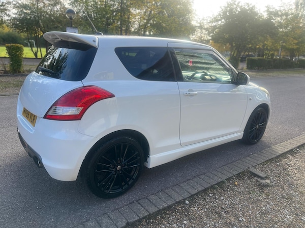 Used Suzuki Swift 2015 for sale - 76189377: Photo 16