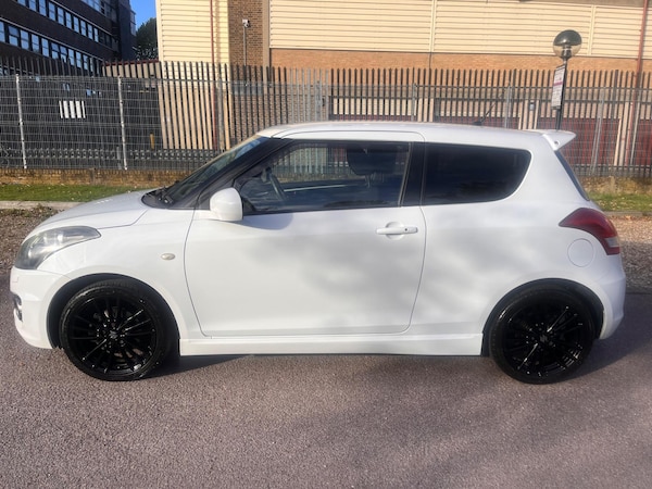 Used Suzuki Swift 2015 for sale - 76189377: Photo 24