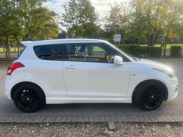 Used Suzuki Swift 2015 for sale - 76189377: Photo 4