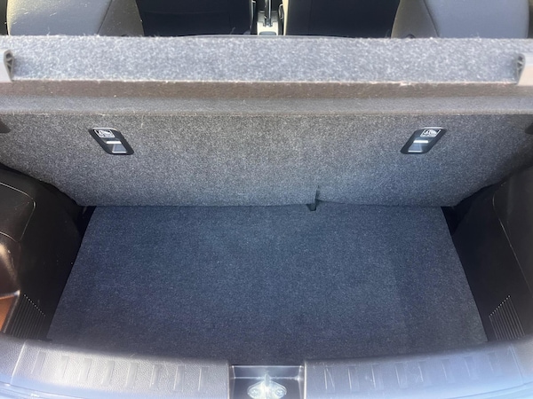Used Suzuki Swift 2015 for sale - 76189377: Photo 9