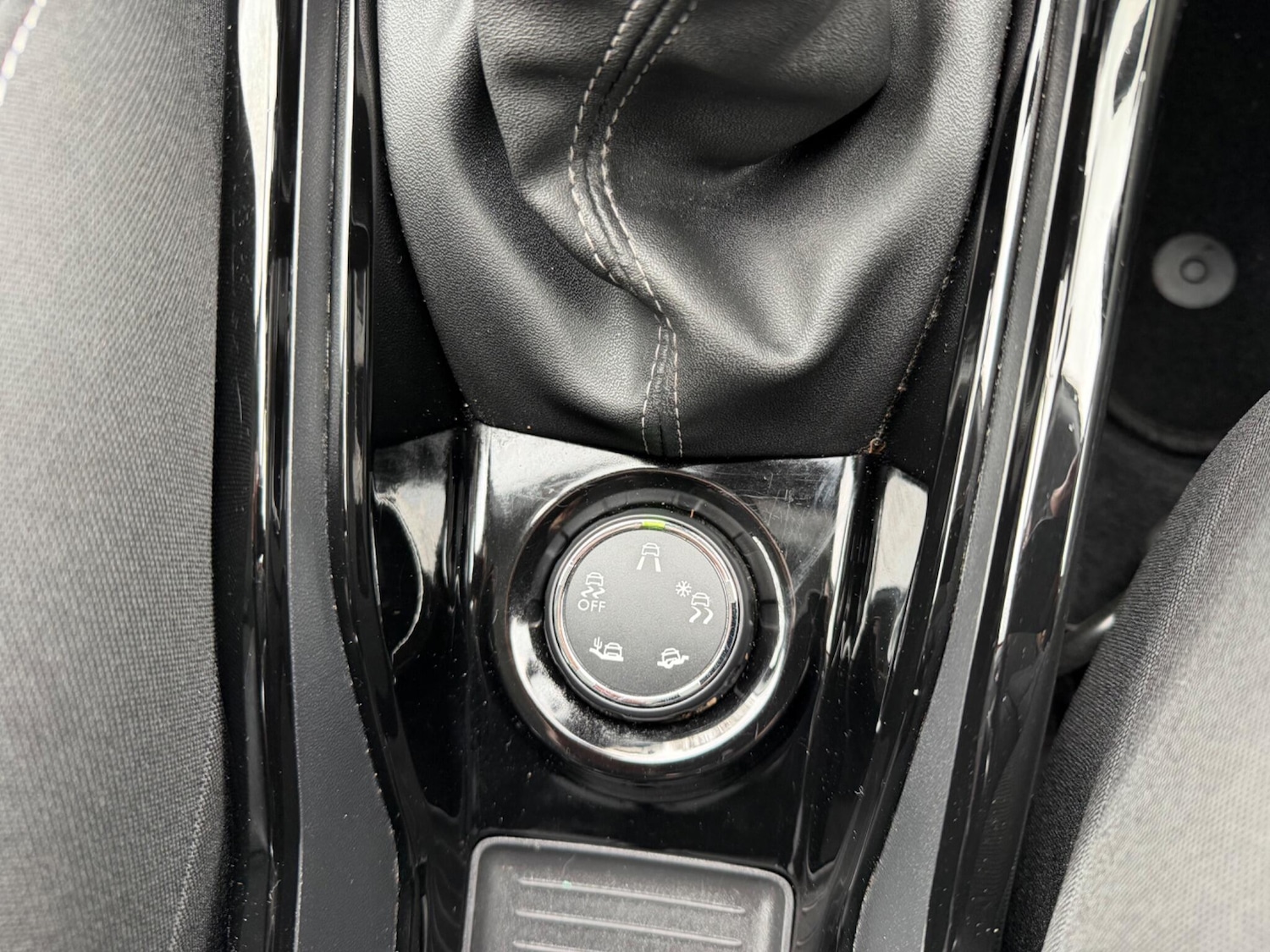 Used Peugeot 2008 2016 for sale - 78072658: Photo 40