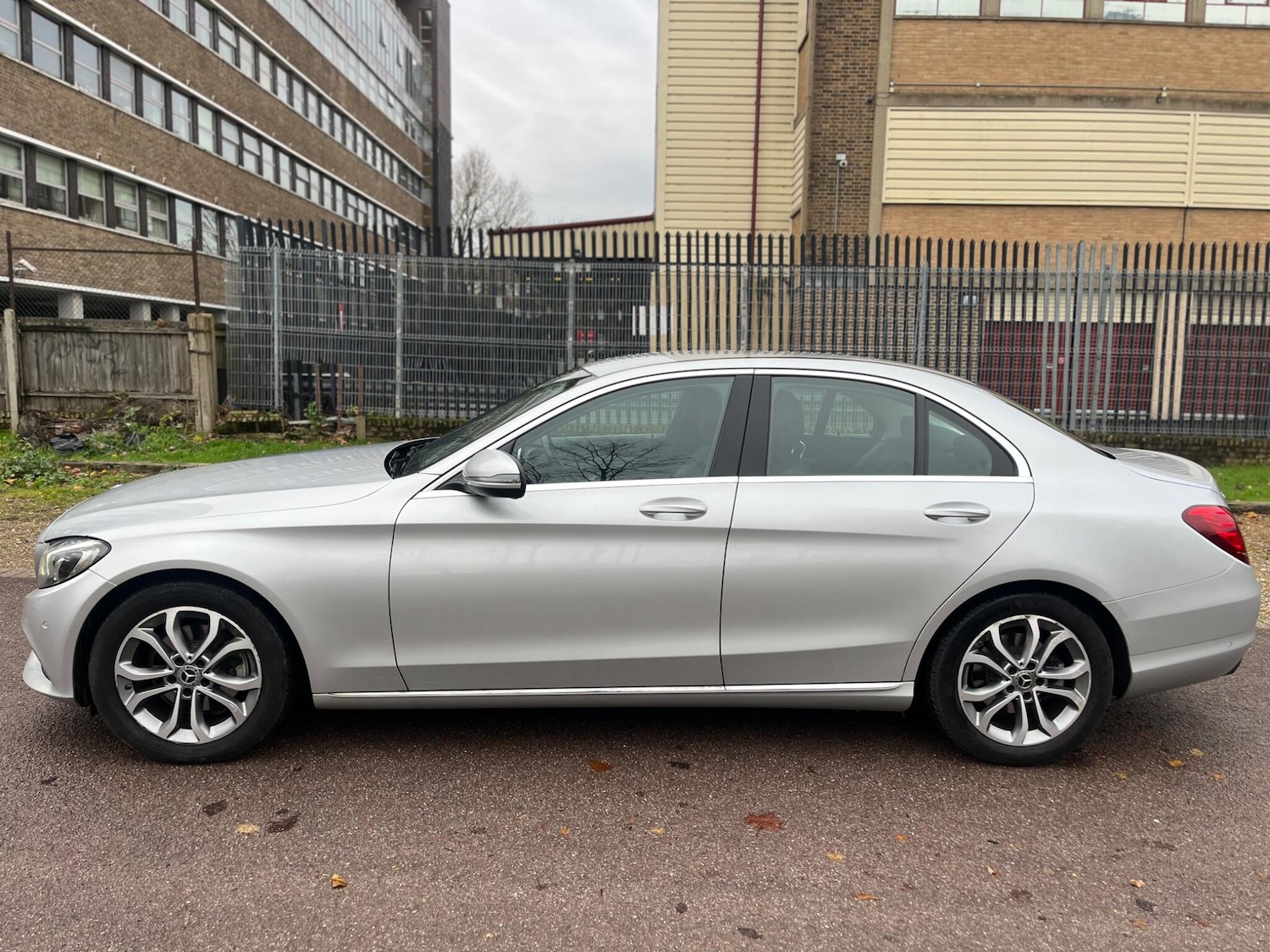 Used Mercedes-Benz C Class 2017 for sale - 76886822: Photo 23