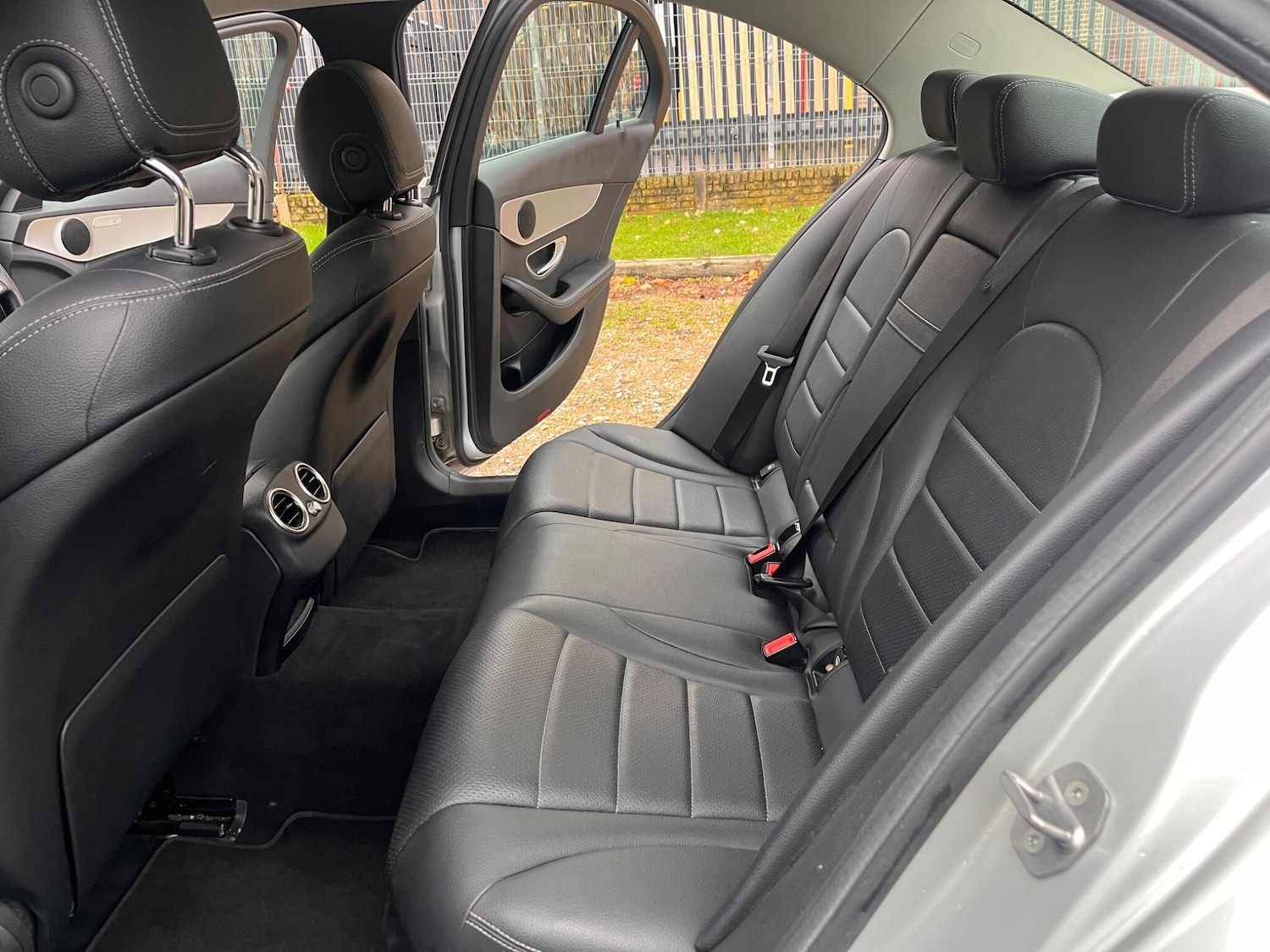 Used Mercedes-Benz C Class 2017 for sale - 76886822: Photo 7