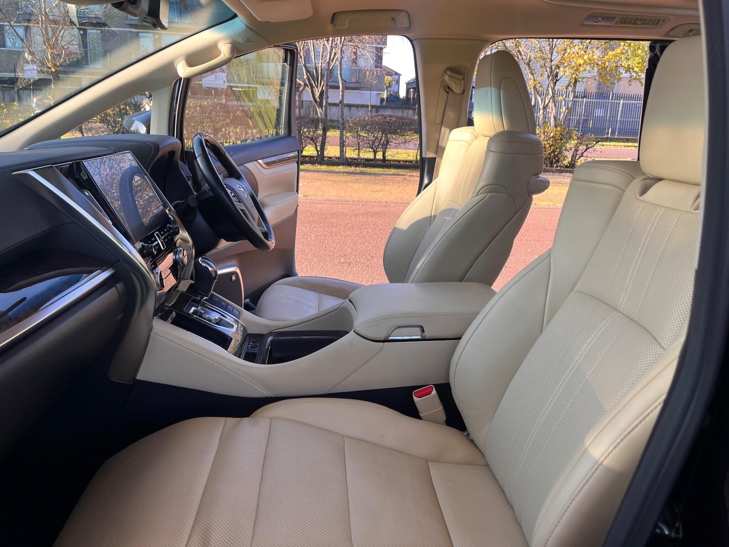 Used Toyota Alphard for sale - 76800813: Photo 15