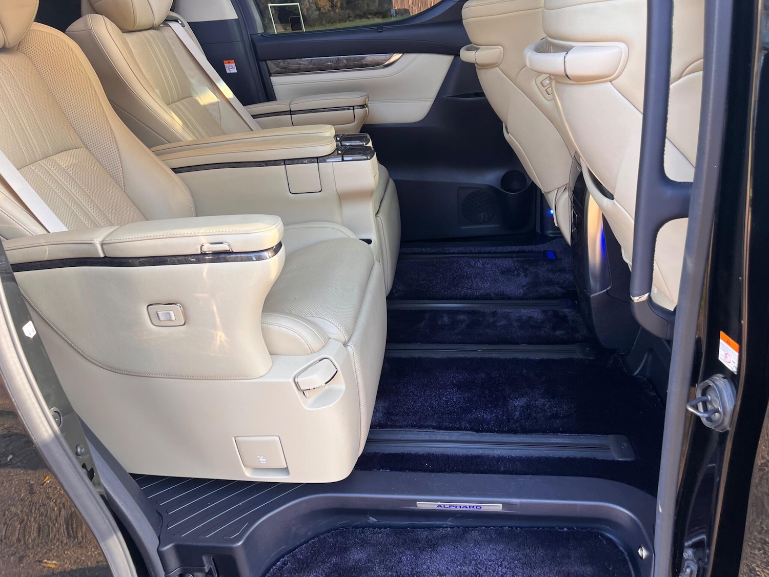 Used Toyota Alphard for sale - 76800813: Photo 31