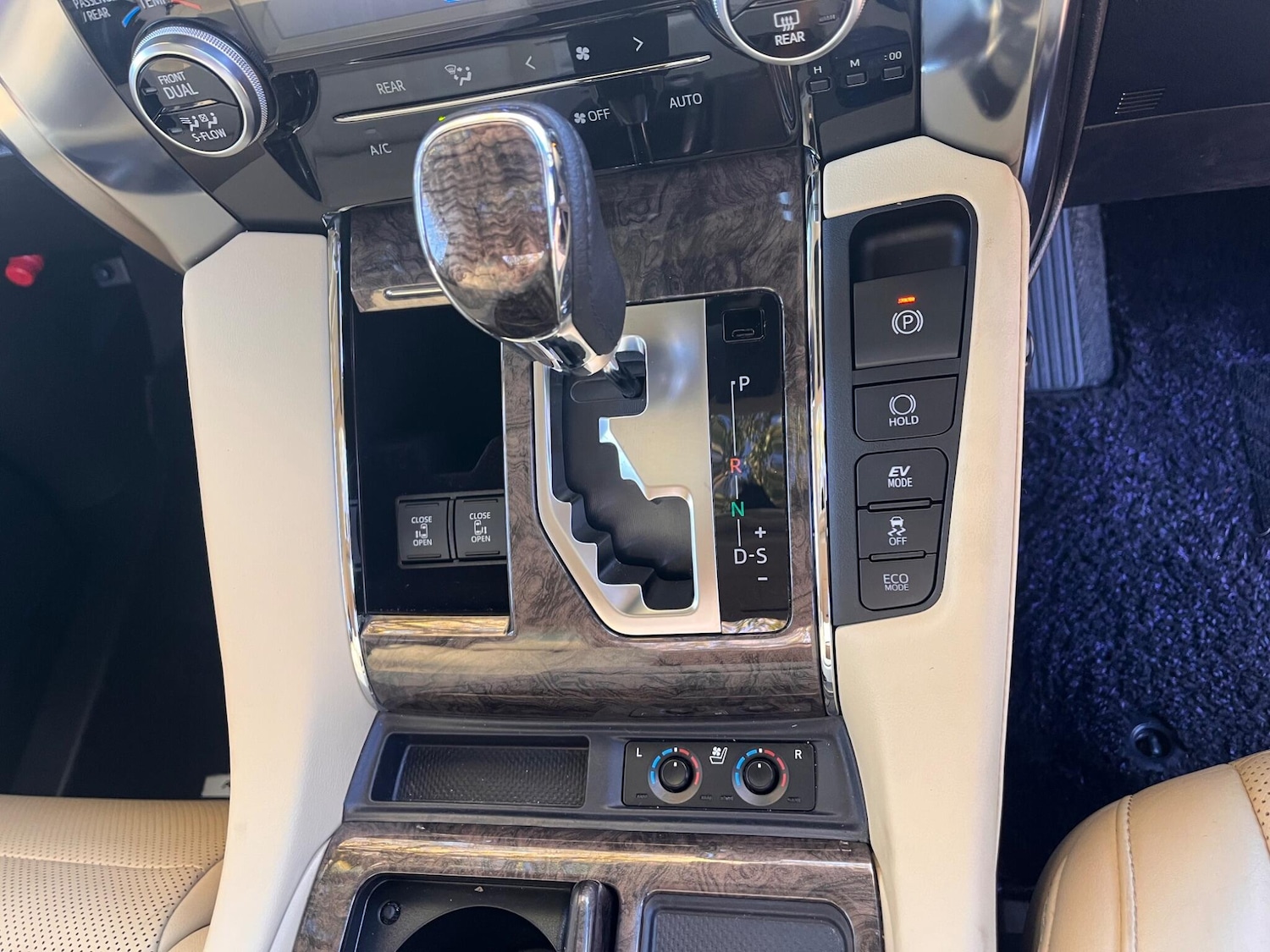 Used Toyota Alphard for sale - 76800813: Photo 37