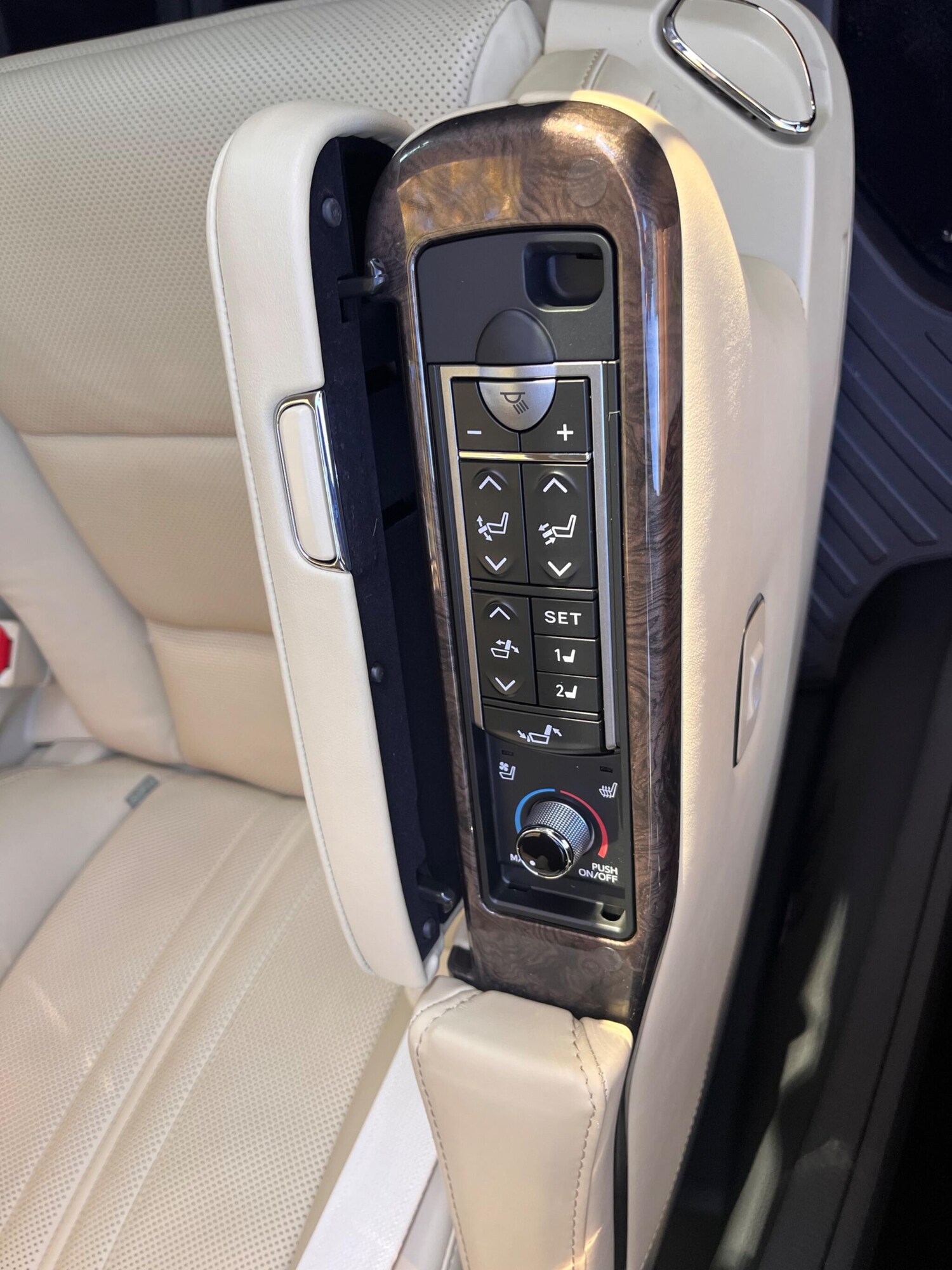 Used Toyota Alphard for sale - 76800813: Photo 43