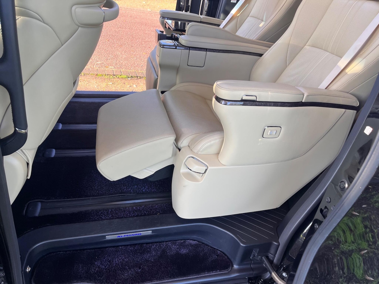 Used Toyota Alphard for sale - 76800813: Photo 52