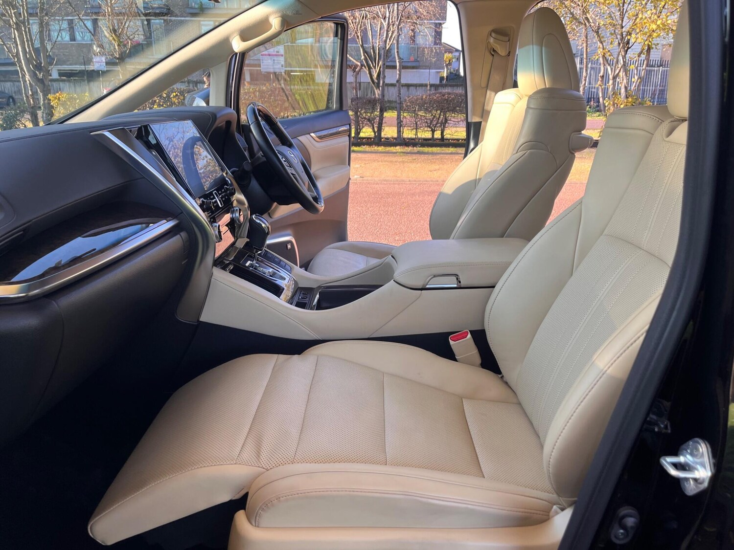 Used Toyota Alphard for sale - 76800813: Photo 53