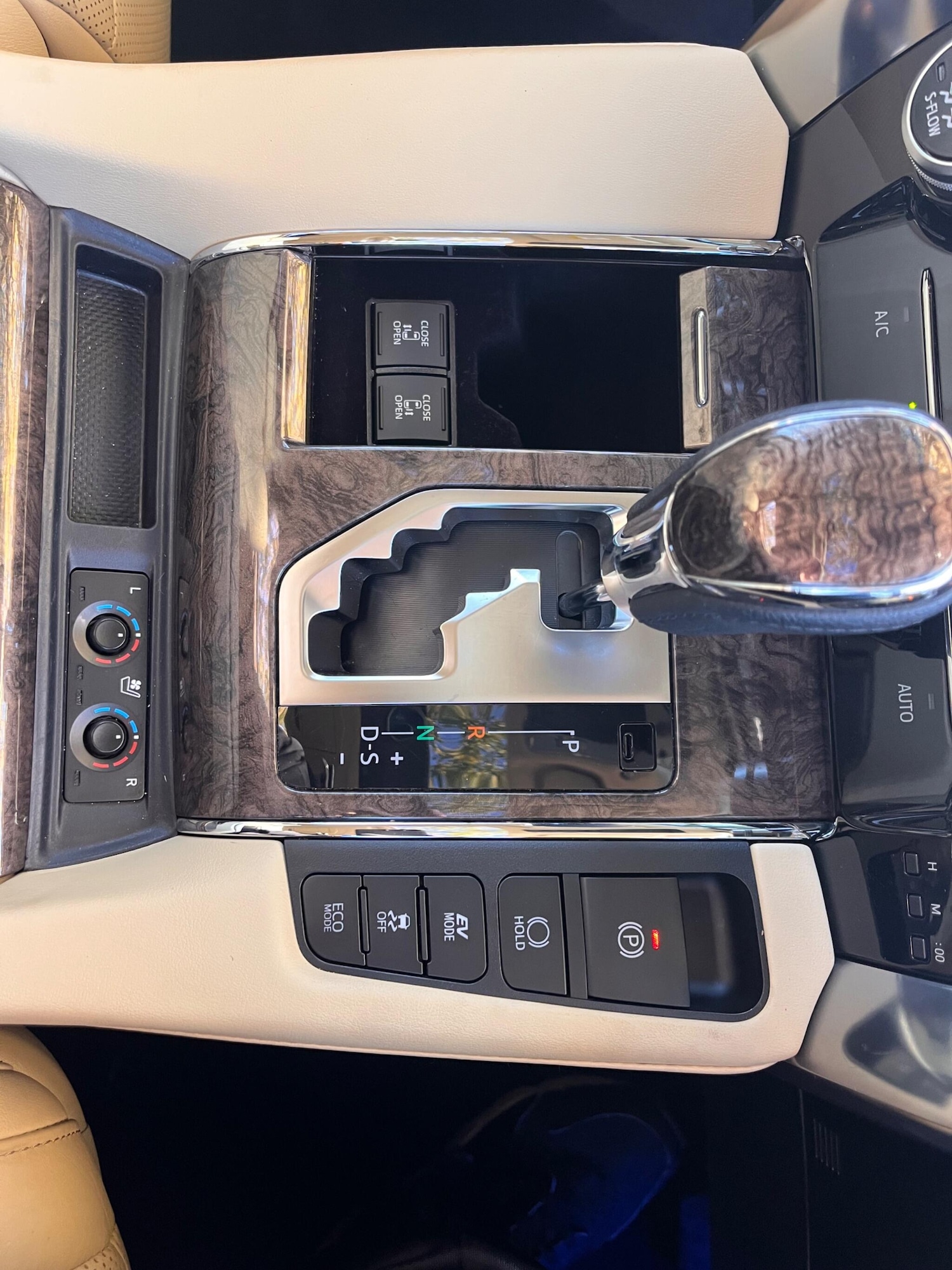 Used Toyota Alphard for sale - 76800813: Photo 66