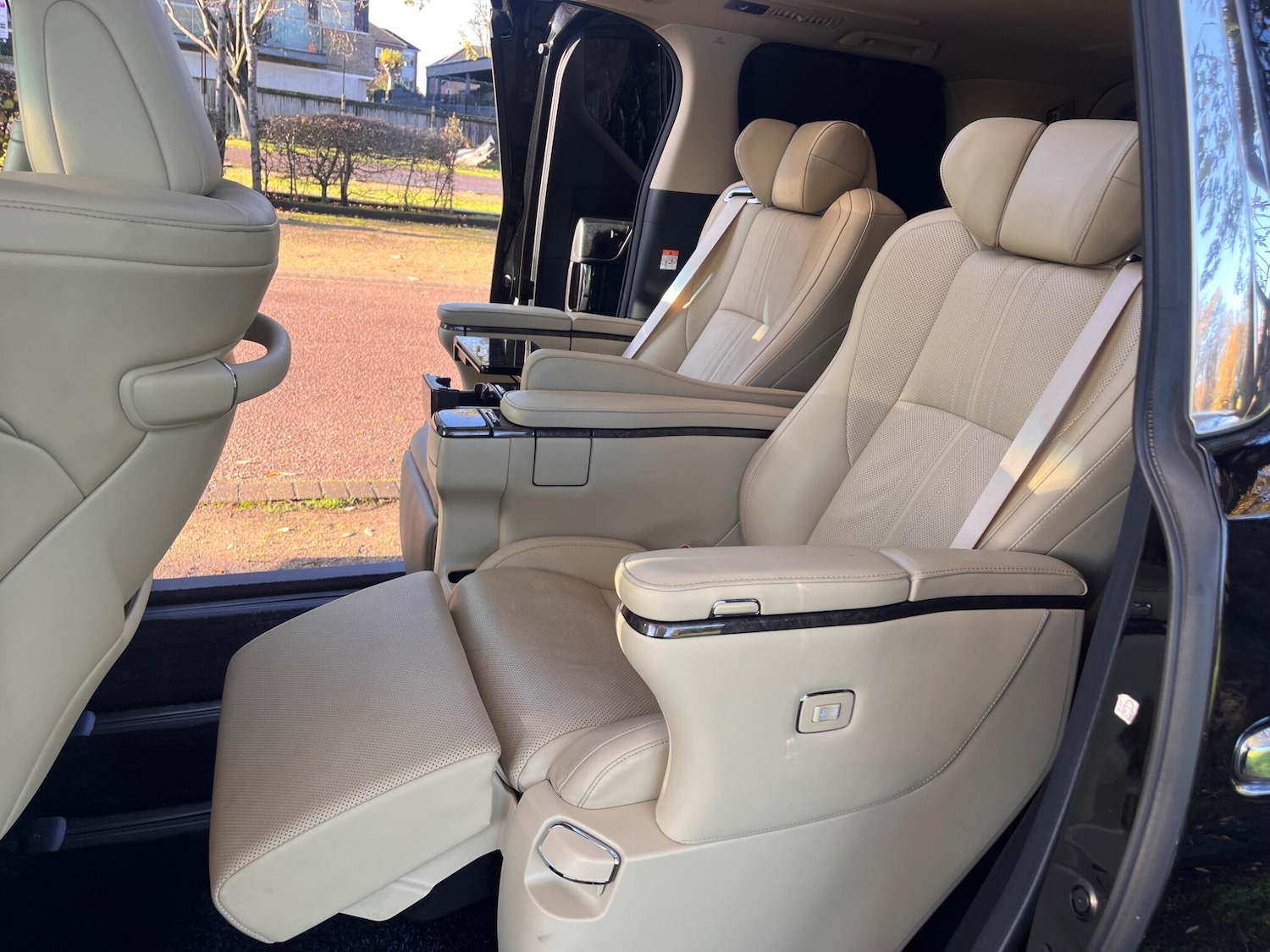 Used Toyota Alphard for sale - 76800813: Photo 9