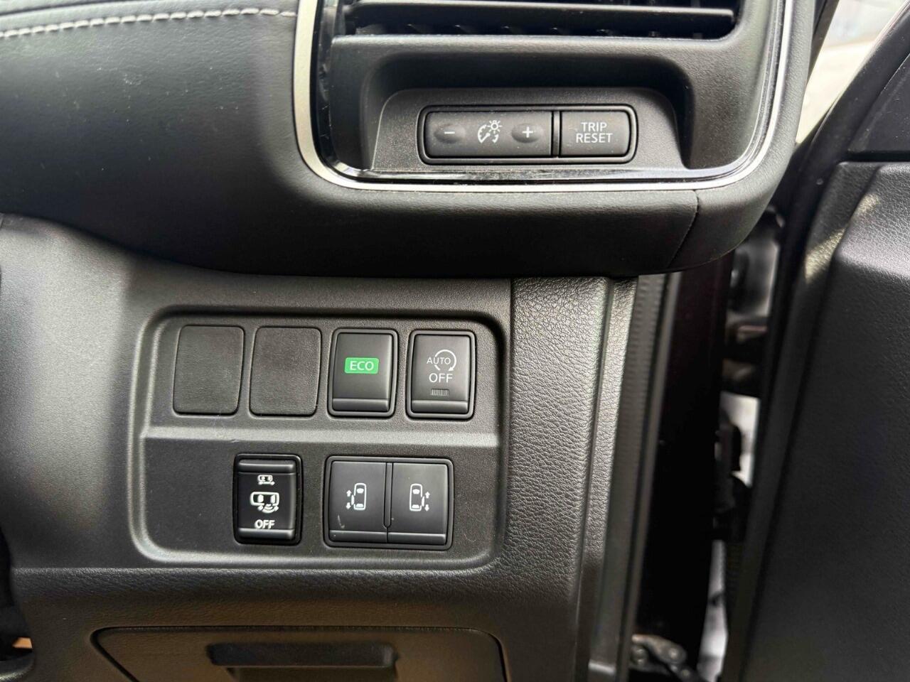 Used Nissan Serena for sale - 77267081: Photo 11