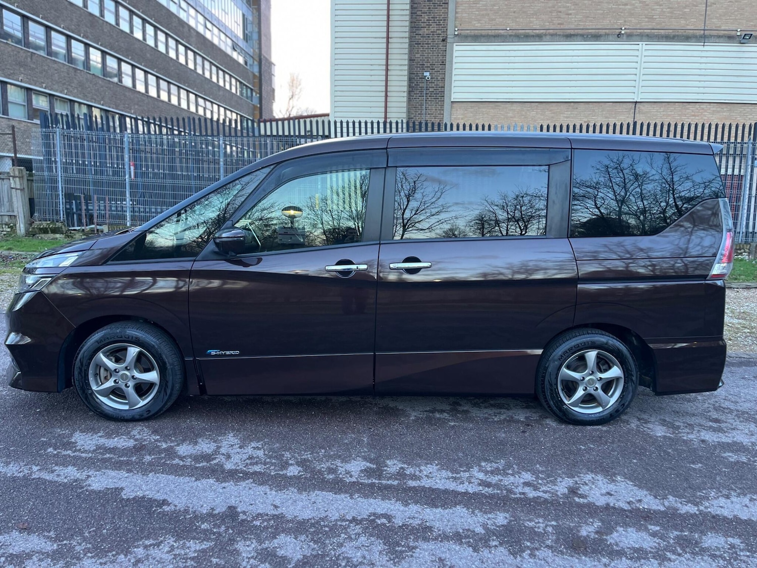 Used Nissan Serena for sale - 77267081: Photo 14
