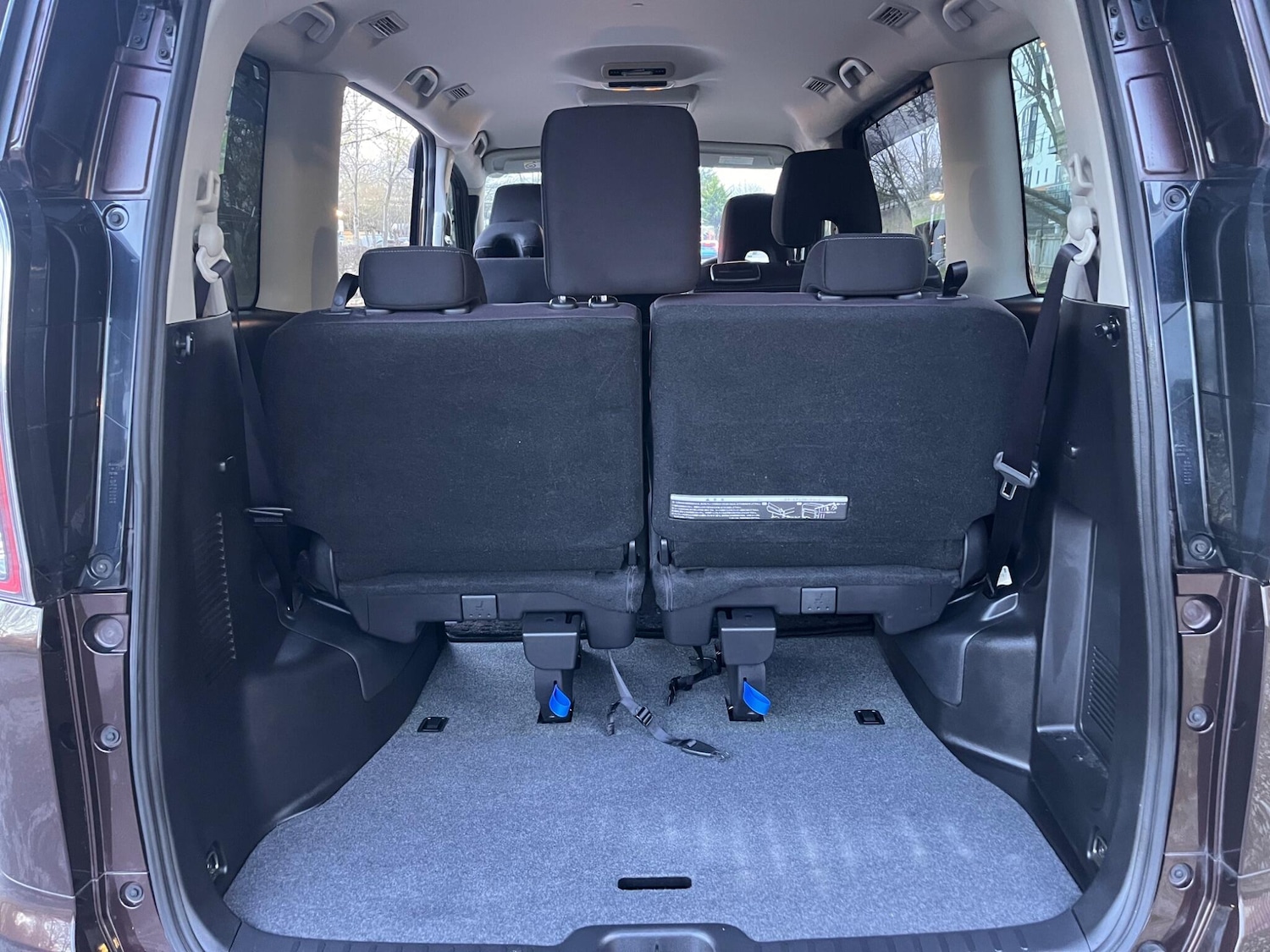 Used Nissan Serena for sale - 77267081: Photo 21