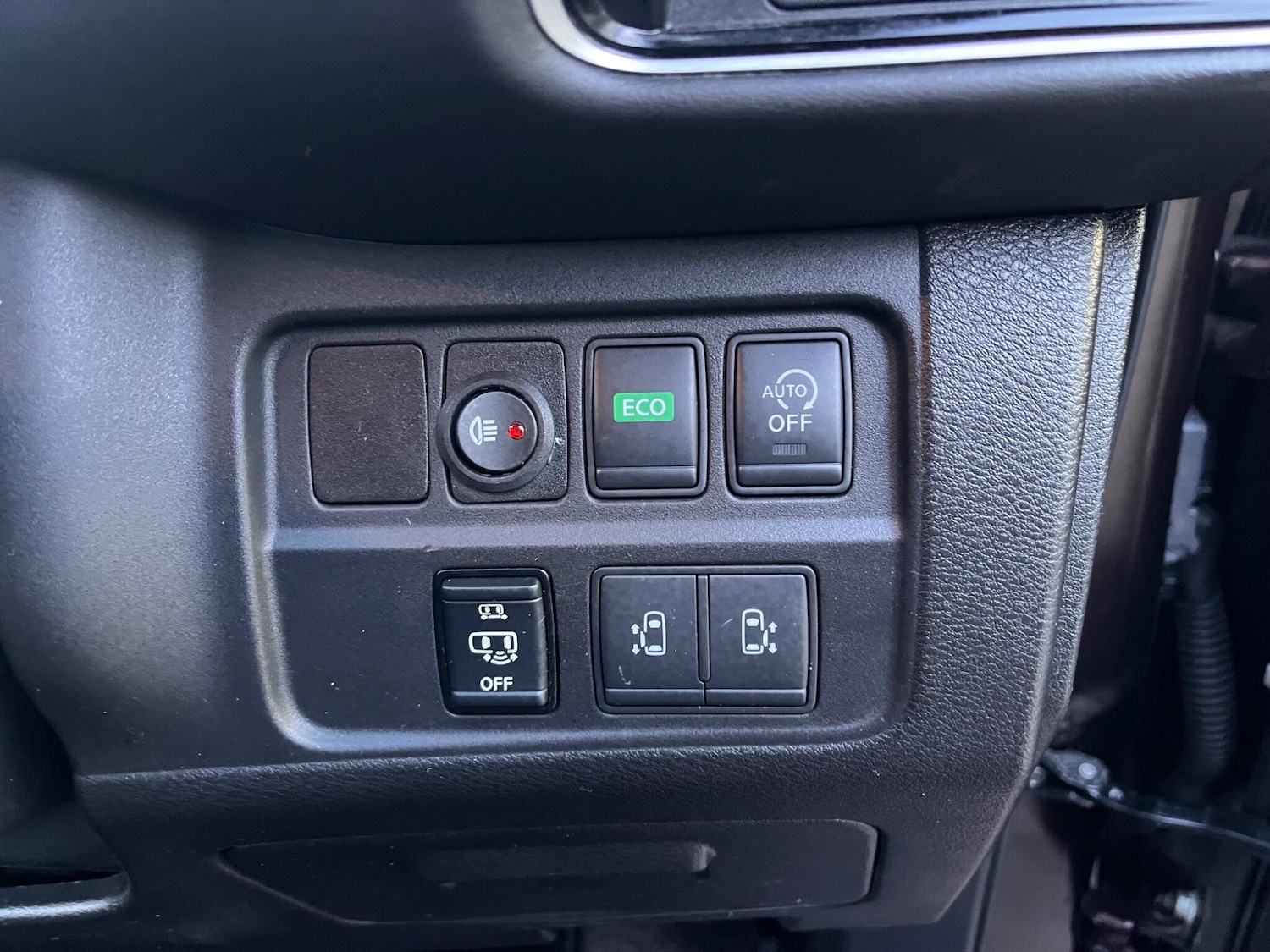 Used Nissan Serena for sale - 77267081: Photo 30