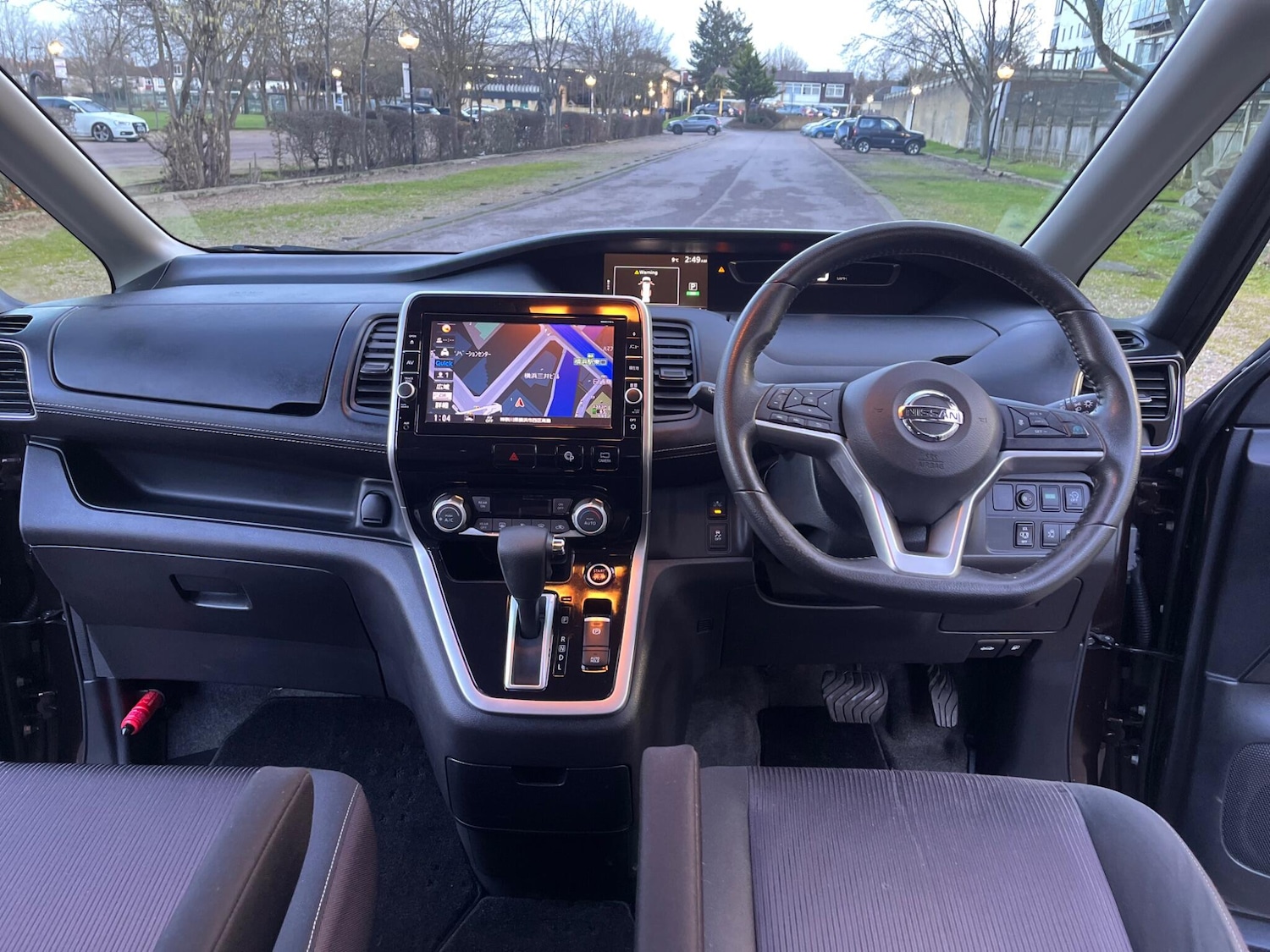 Used Nissan Serena for sale - 77267081: Photo 35