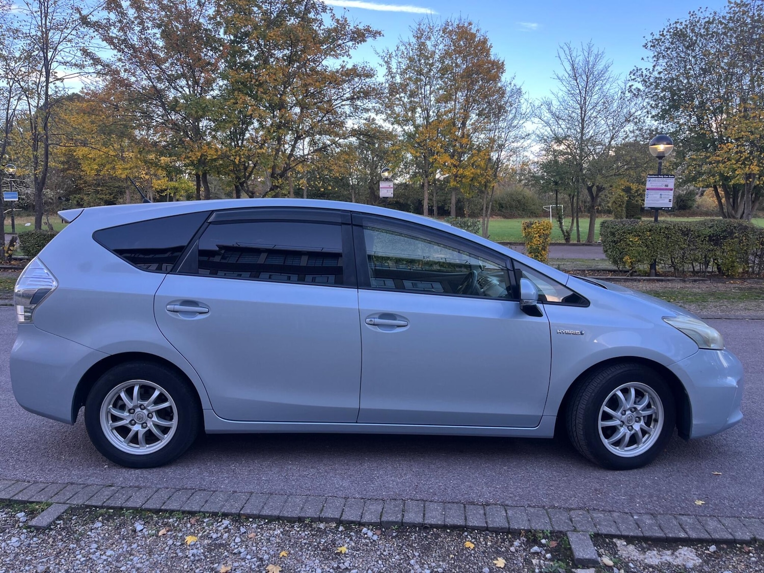 Used Toyota Prius+ for sale - 76476441: Photo 3