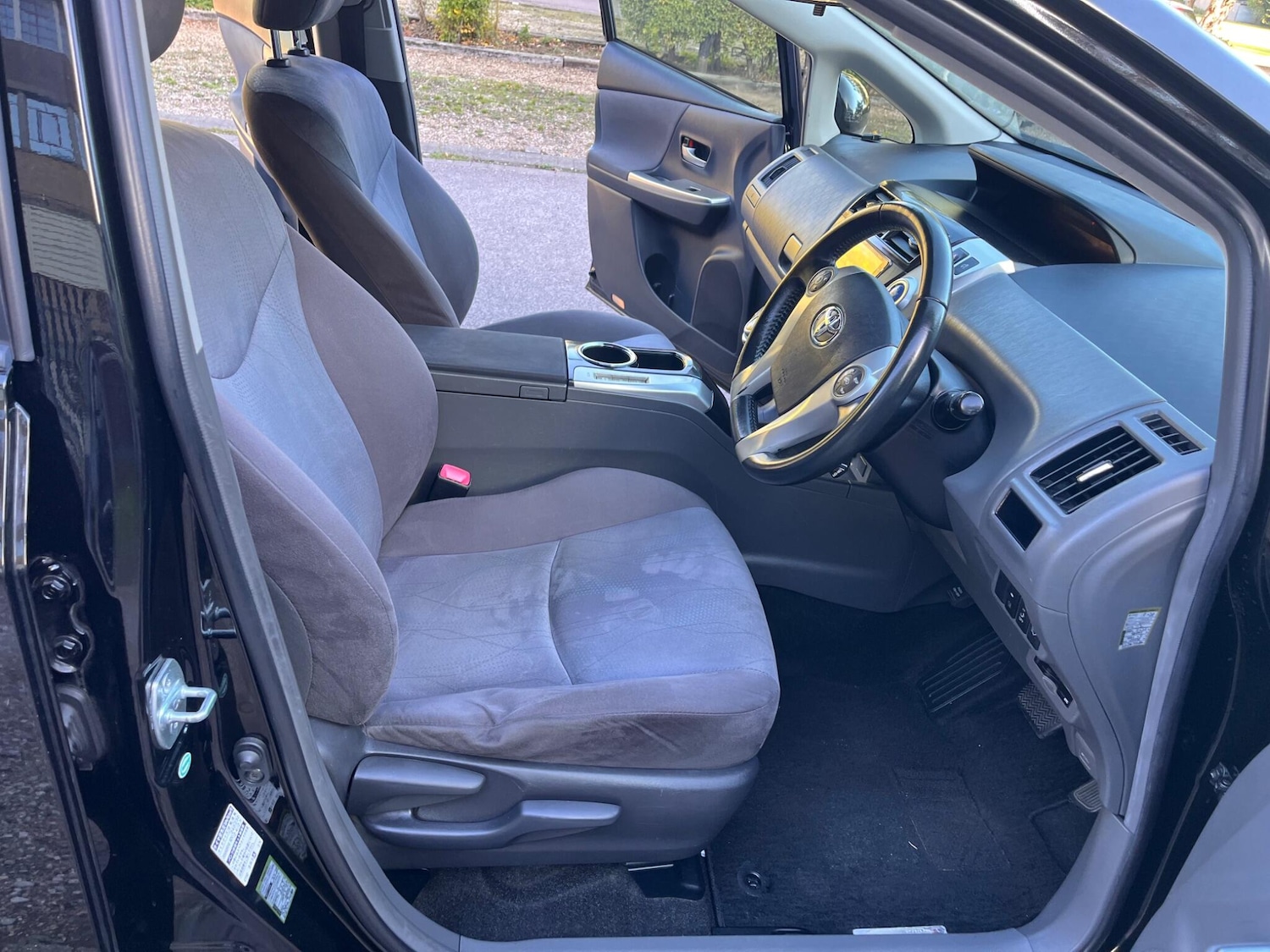 Used Toyota Prius+ for sale - 76432247: Photo 25