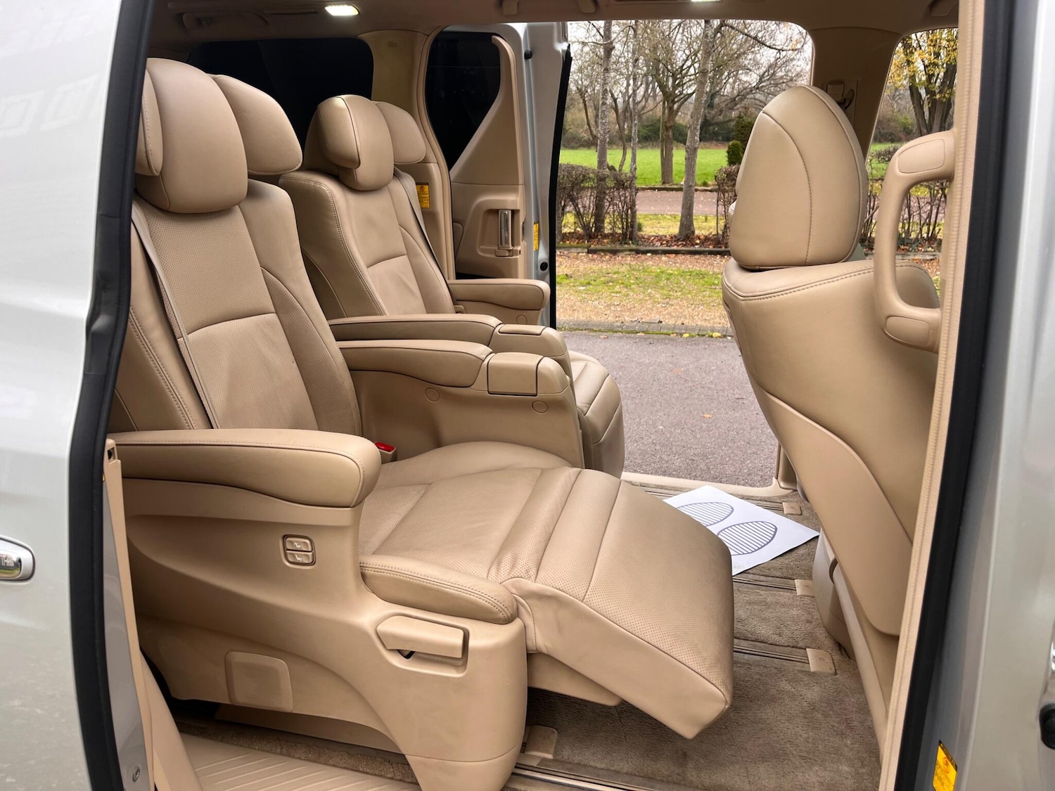 Used Toyota Alphard for sale - 77021153: Photo 32