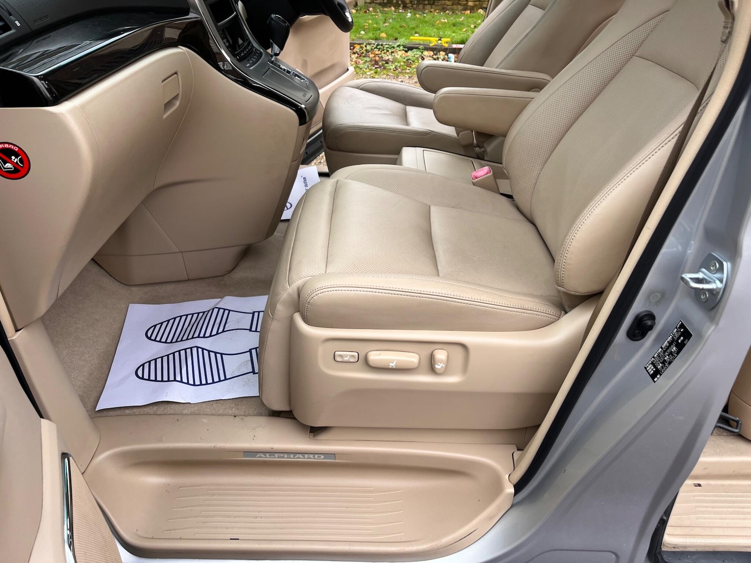 Used Toyota Alphard for sale - 77021153: Photo 8