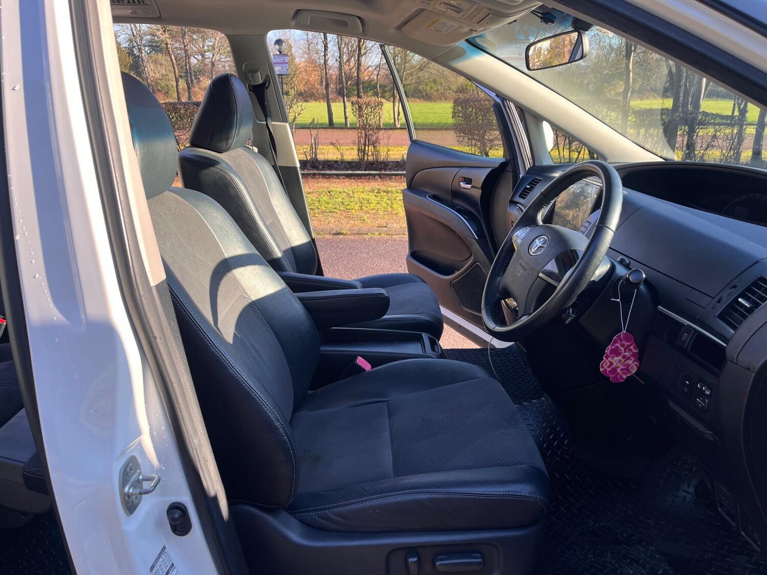 Used Toyota Estima 2025 for sale - 77427577: Photo 35