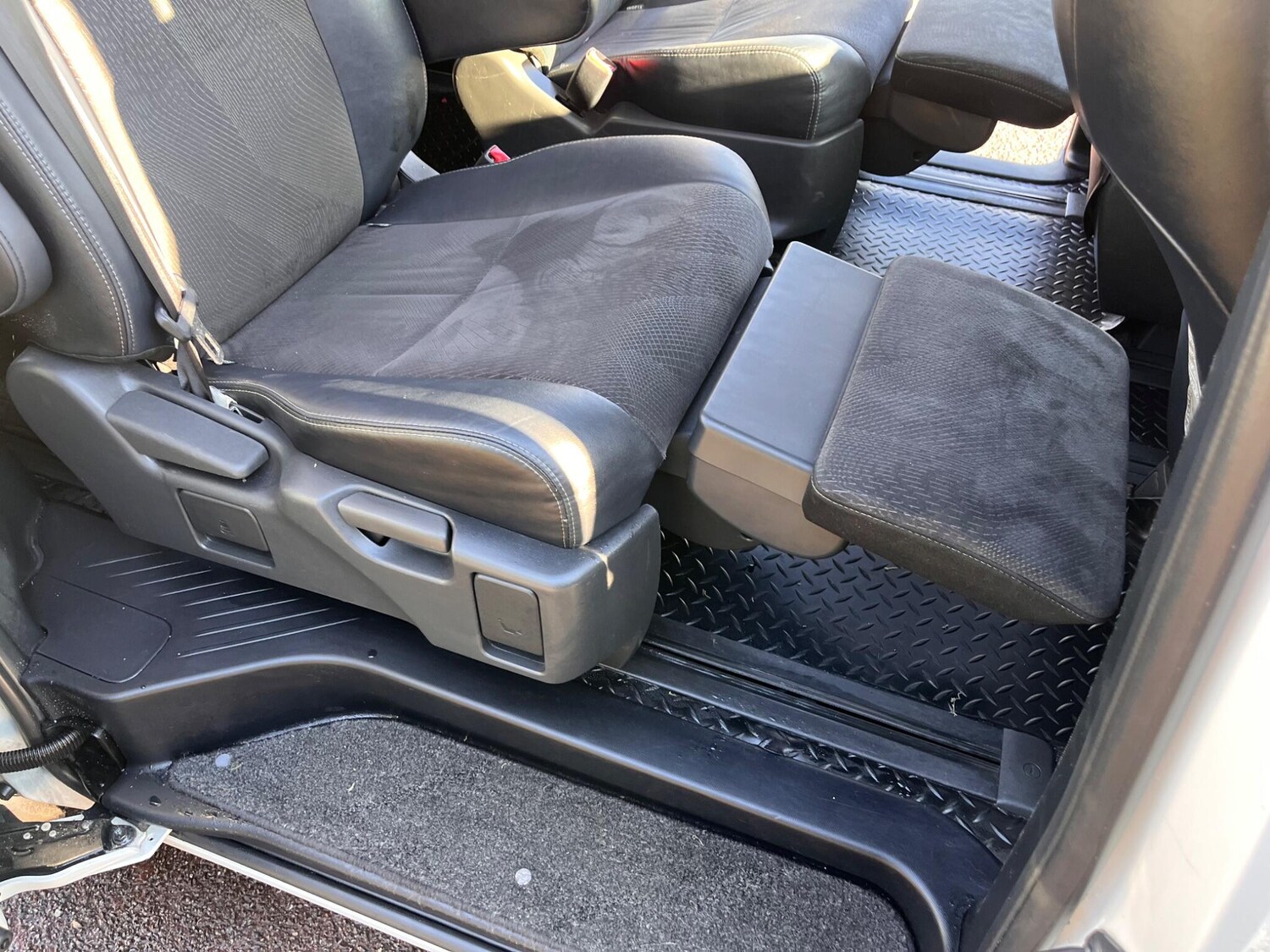 Used Toyota Estima 2025 for sale - 77427577: Photo 42