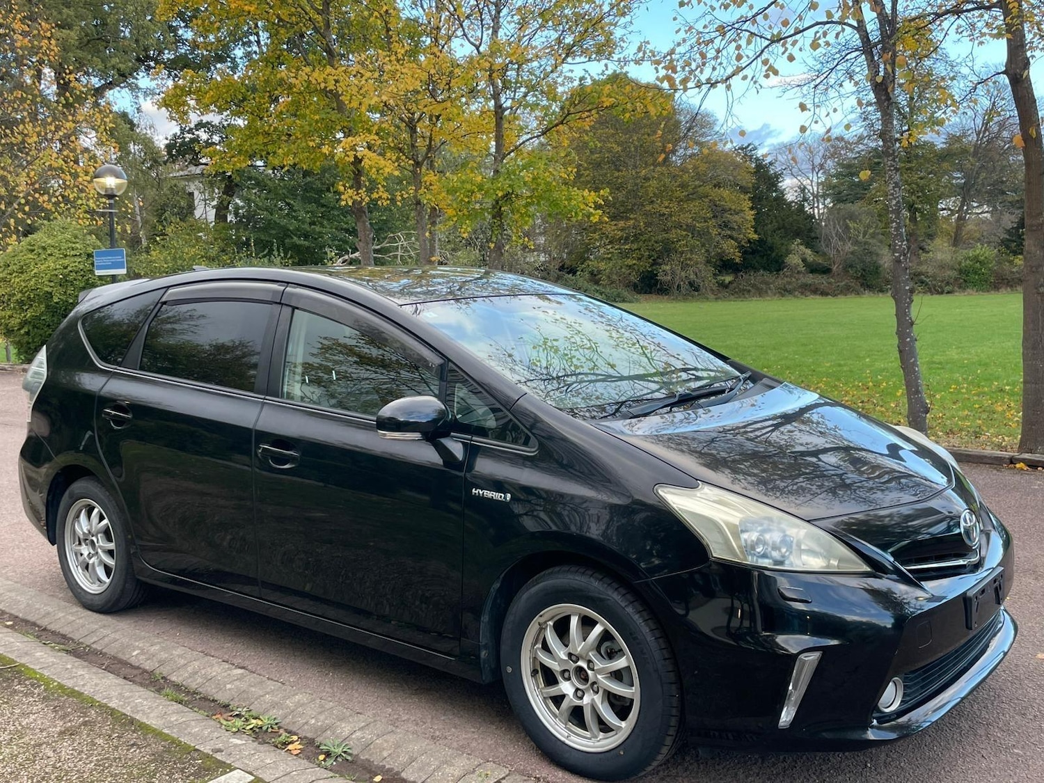 Used Toyota Prius+ for sale - 76457943: Photo 1