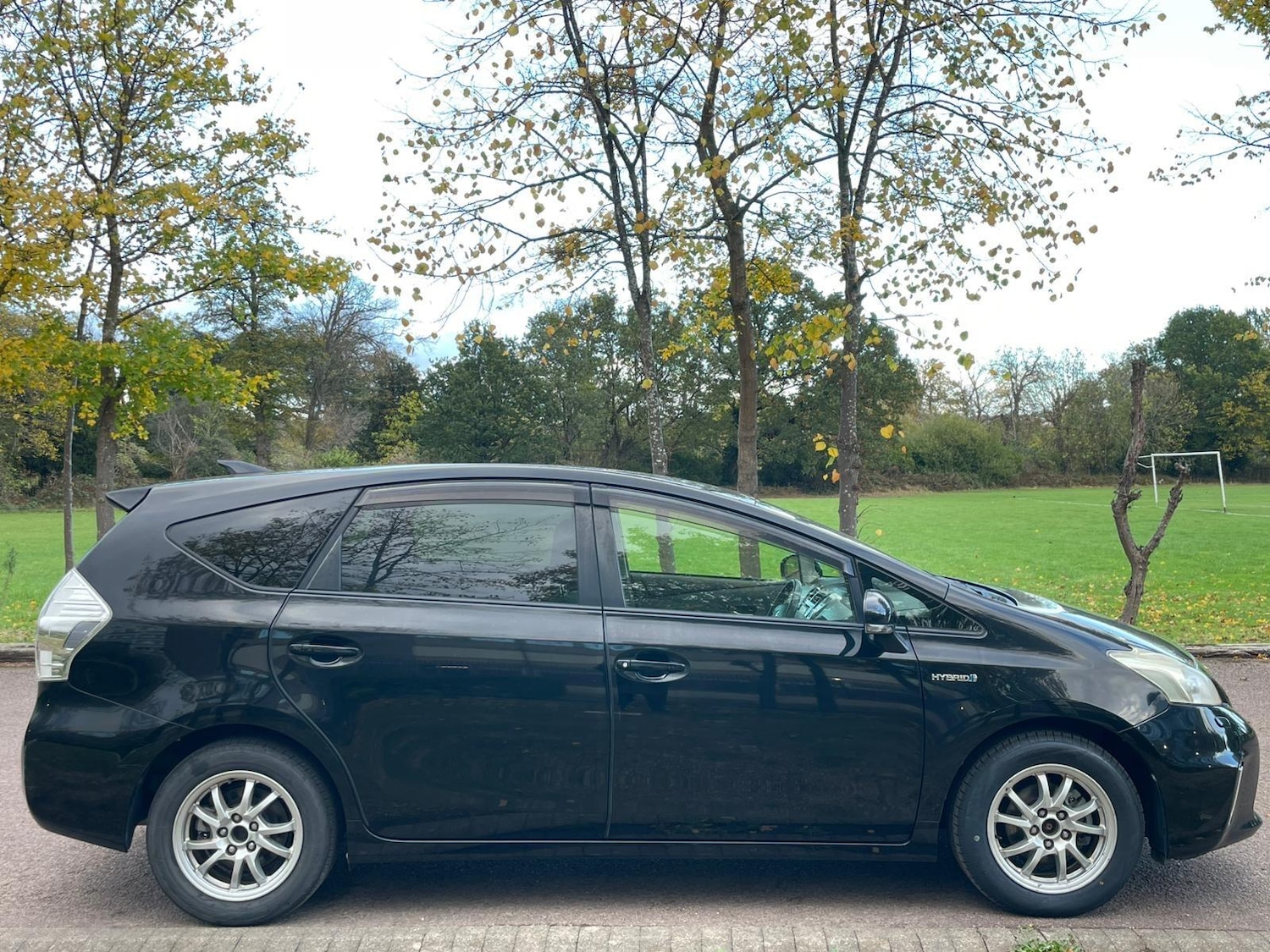 Used Toyota Prius+ for sale - 76457943: Photo 2
