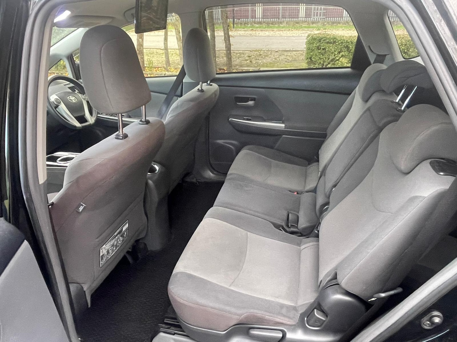 Used Toyota Prius+ for sale - 76457943: Photo 4