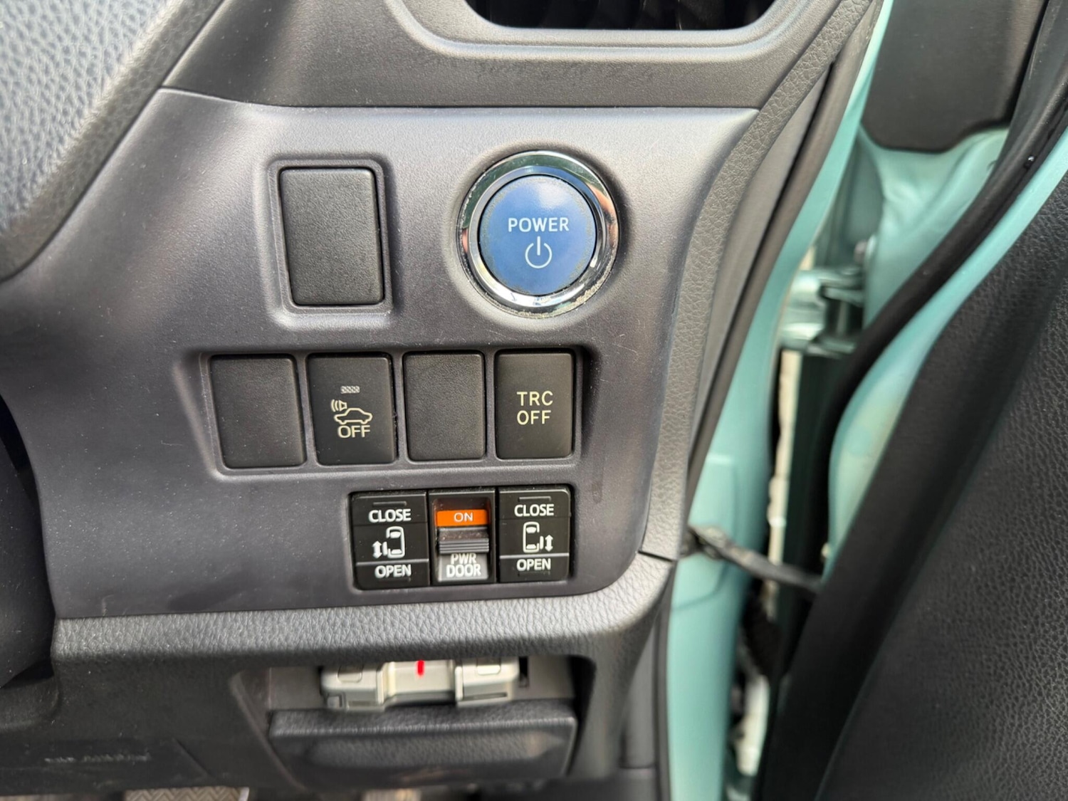 Used Toyota Voxy for sale - 77659067: Photo 14