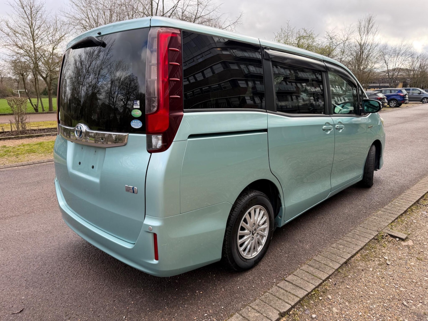 Used Toyota Voxy for sale - 77659067: Photo 17