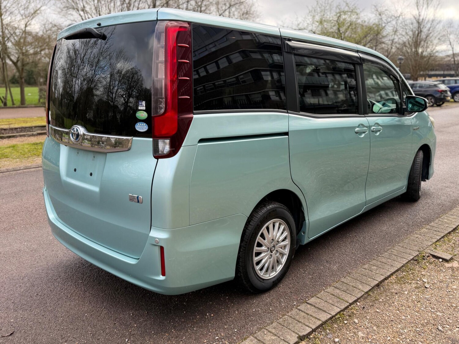 Used Toyota Voxy for sale - 77659067: Photo 18