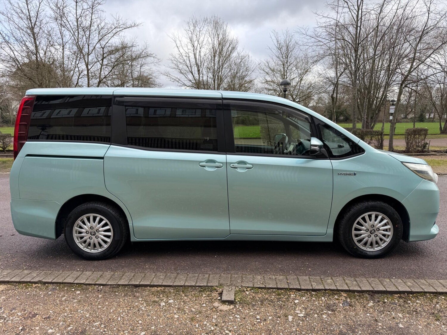 Used Toyota Voxy for sale - 77659067: Photo 24