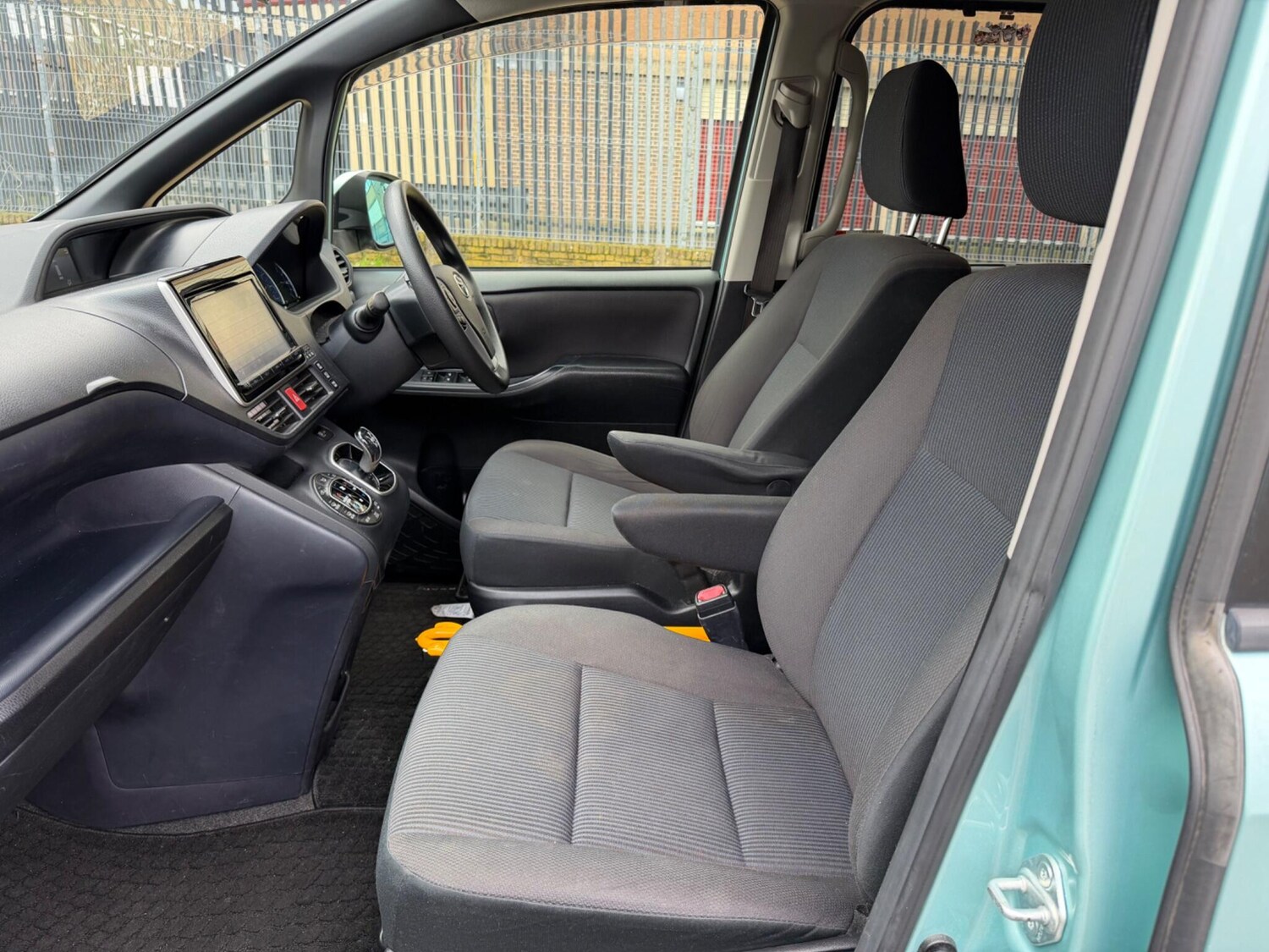 Used Toyota Voxy for sale - 77659067: Photo 26