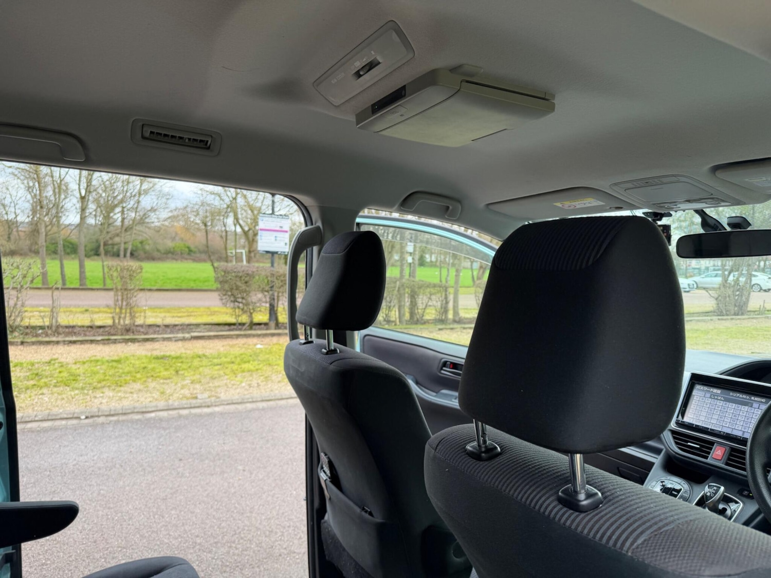 Used Toyota Voxy for sale - 77659067: Photo 31