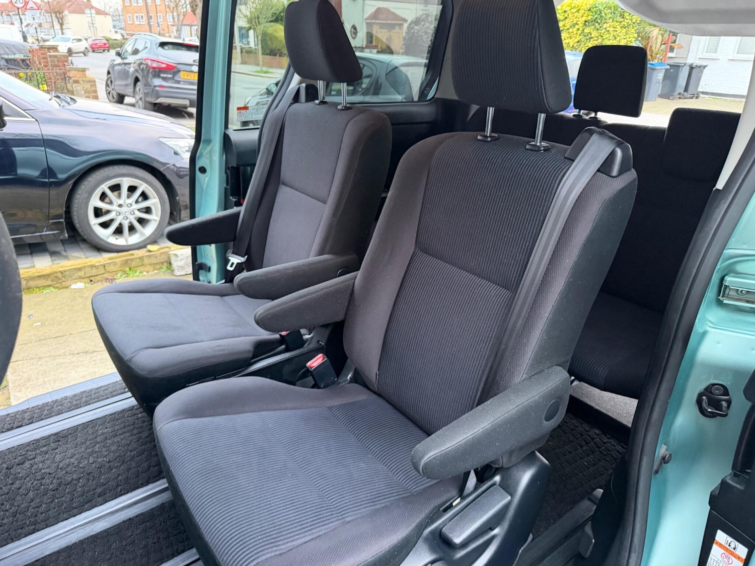 Used Toyota Voxy for sale - 77659067: Photo 34