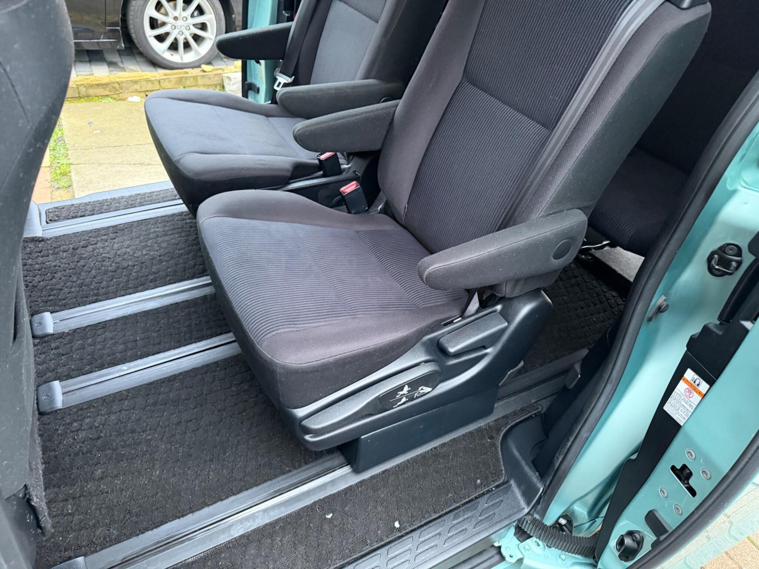 Used Toyota Voxy for sale - 77659067: Photo 35