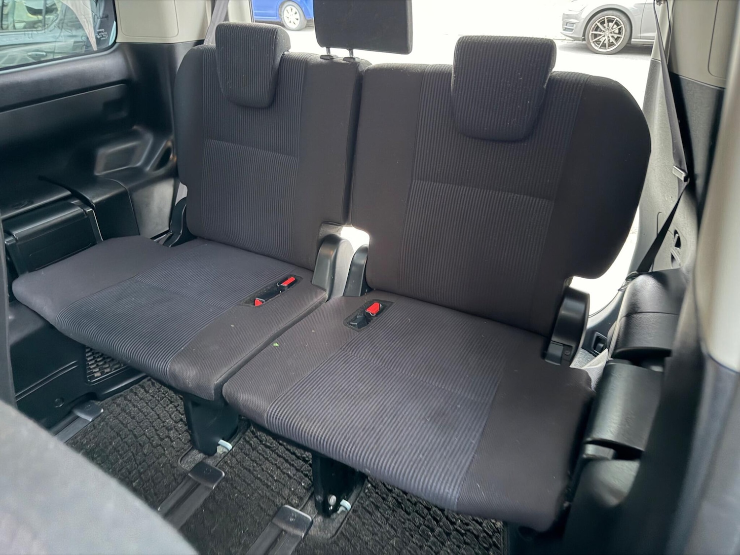 Used Toyota Voxy for sale - 77659067: Photo 37