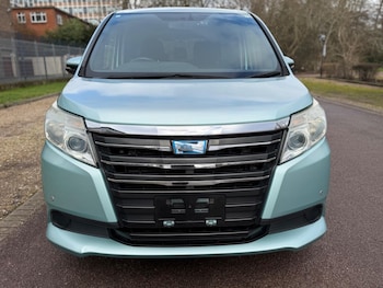 Used Toyota Voxy 2014 for sale - 77659067: Photo