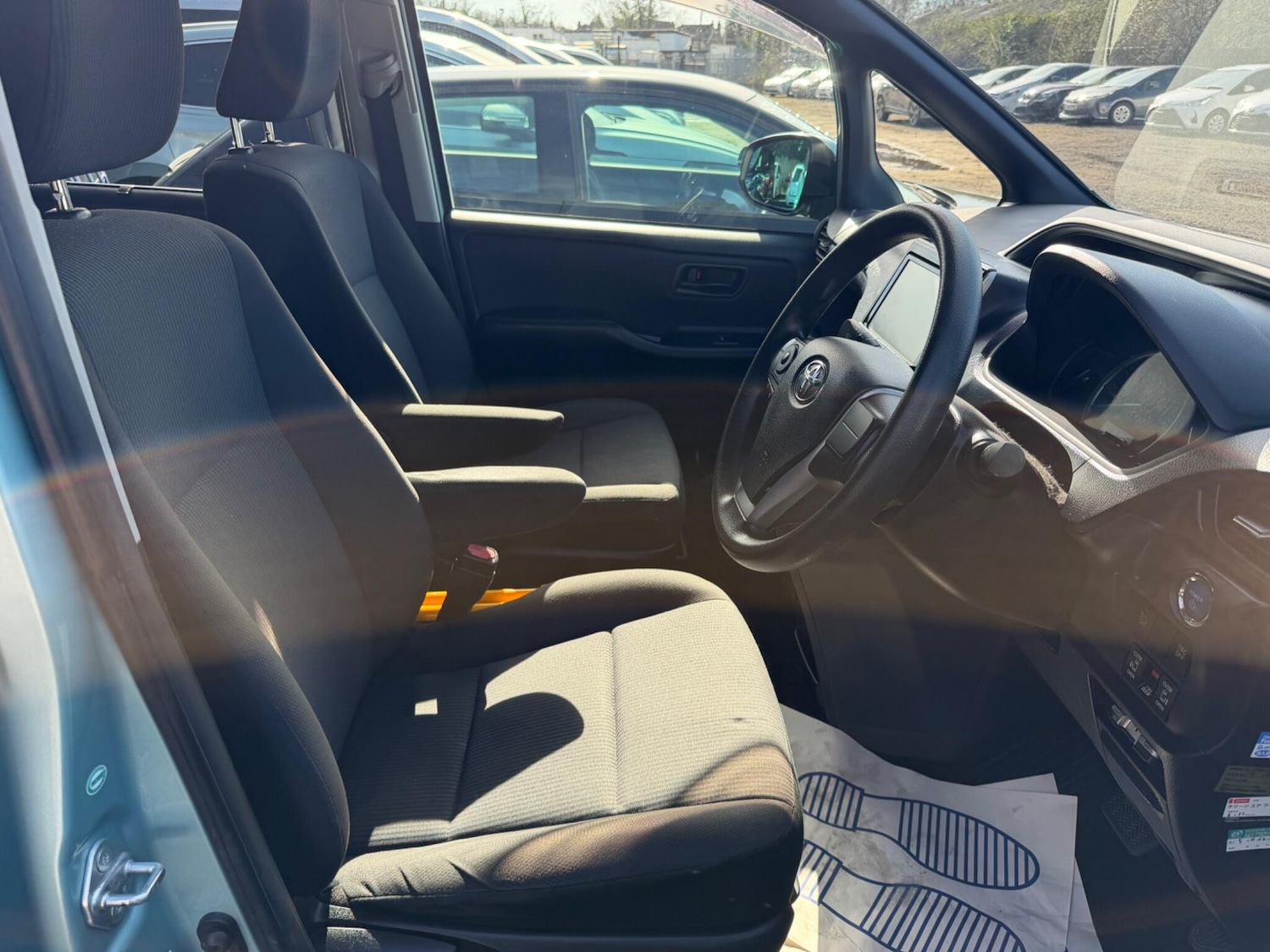 Used Toyota Voxy for sale - 77659067: Photo 40