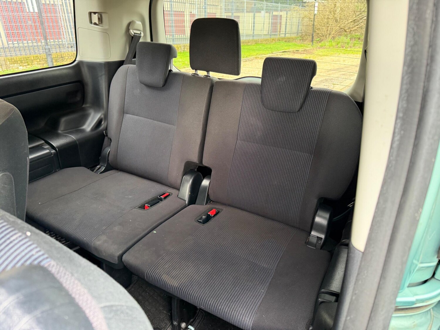 Used Toyota Voxy for sale - 77659067: Photo 9