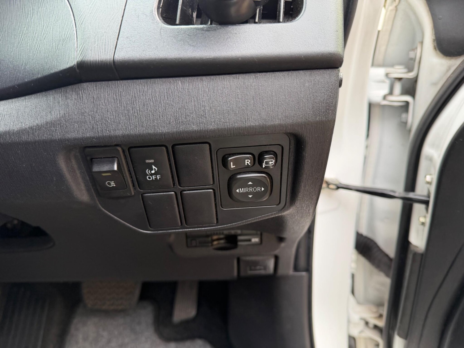 Used Toyota Prius 2019 for sale - 77993665: Photo 35