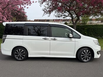 Used Honda Stepwagon 2015 for sale - 78214828: Photo