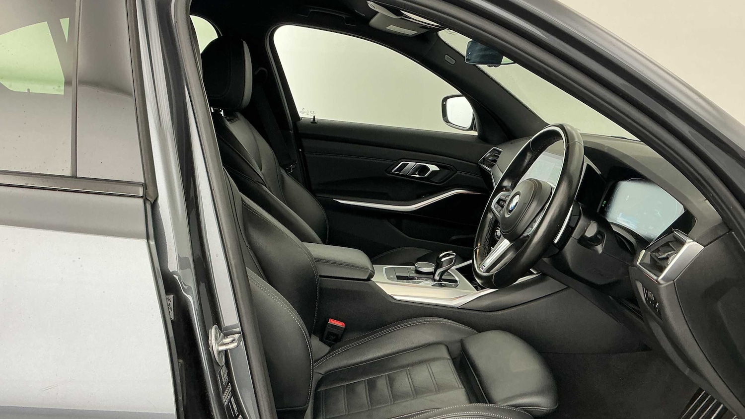 Used BMW 3 Series 2021 for sale - 76902452: Photo 11